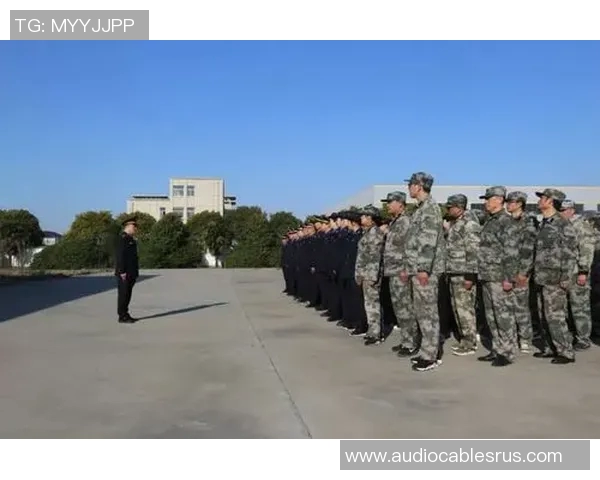 贾诚：在时代洪流中坚持自我与追求卓越的青年榜样